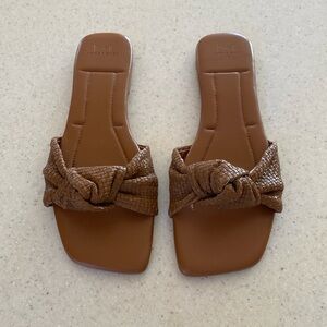 NWOT… Marc Fischer Marlon Sandals